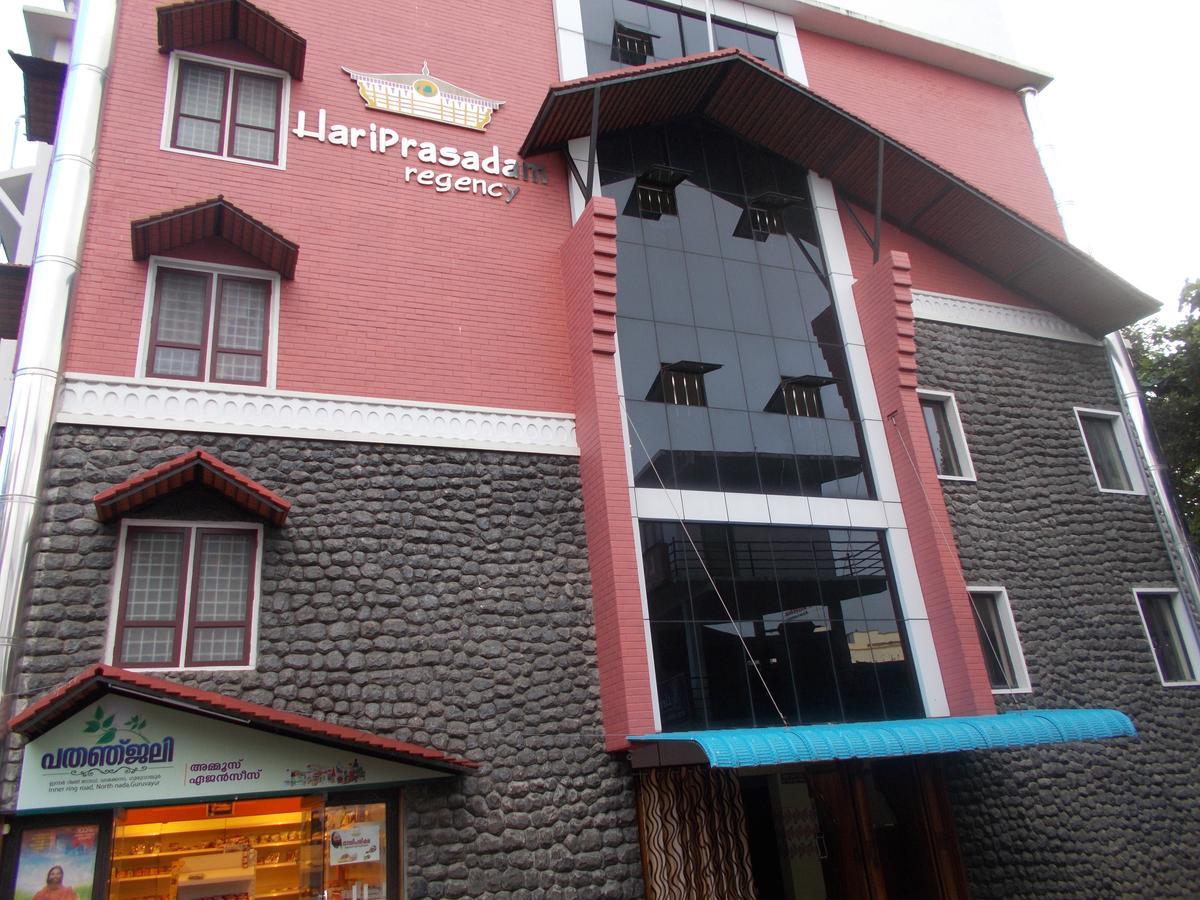 Готель Hariprasadam Ґуруваюр Екстер'єр фото